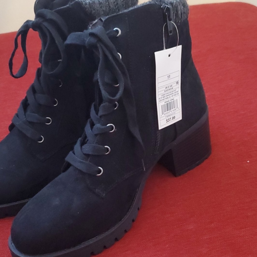 NWT Universal Thread Goods Co. Faux Fur Laceup boots with heel